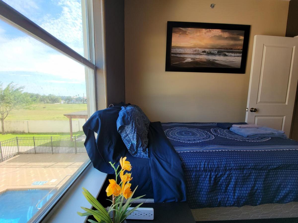 Modern, Private, Smart 4 Bedroom Condo In Desirable Location In Mcallen With Pool! Zewnętrze zdjęcie